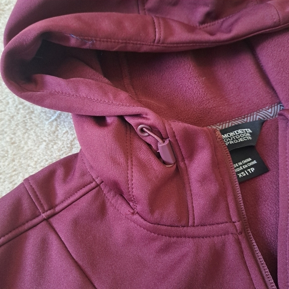 Mondetta Burgundy Women's Jacket Soft Shell Size XS Active Lightweight Hooded - Picture 9 of 15